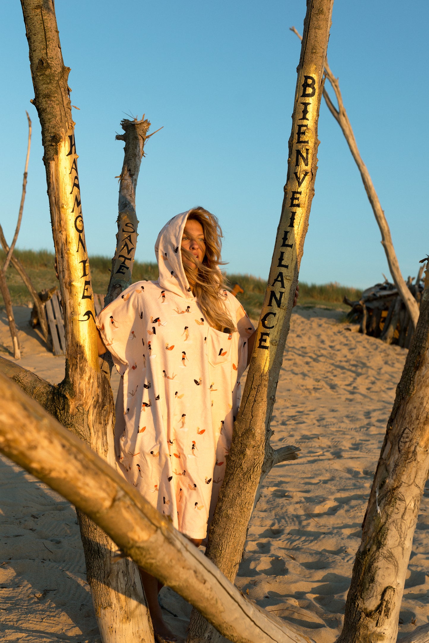 All Over Poncho Madrague - Sunset