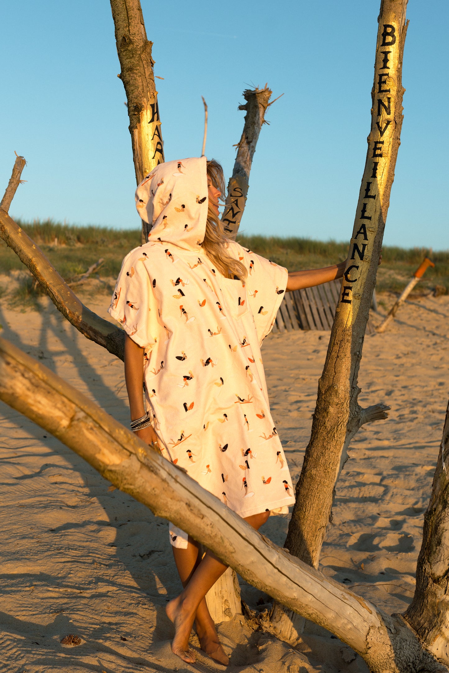 All Over Poncho Madrague - Sunset